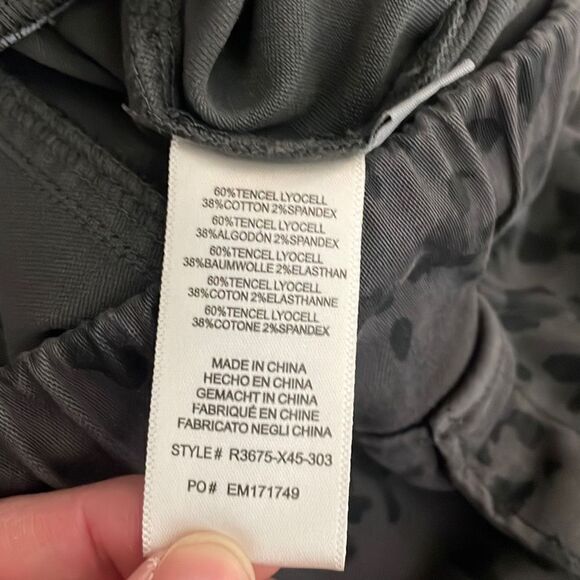 Anthropologie Cloth & Stone Leopard Print Chino Jogger Pants XS Gray, Black - Picture 6 of 11